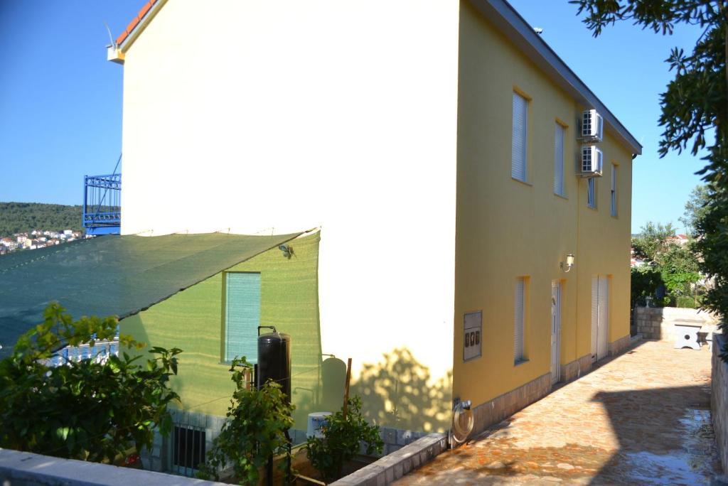 Planikovica Apartments Trogir Exterior foto